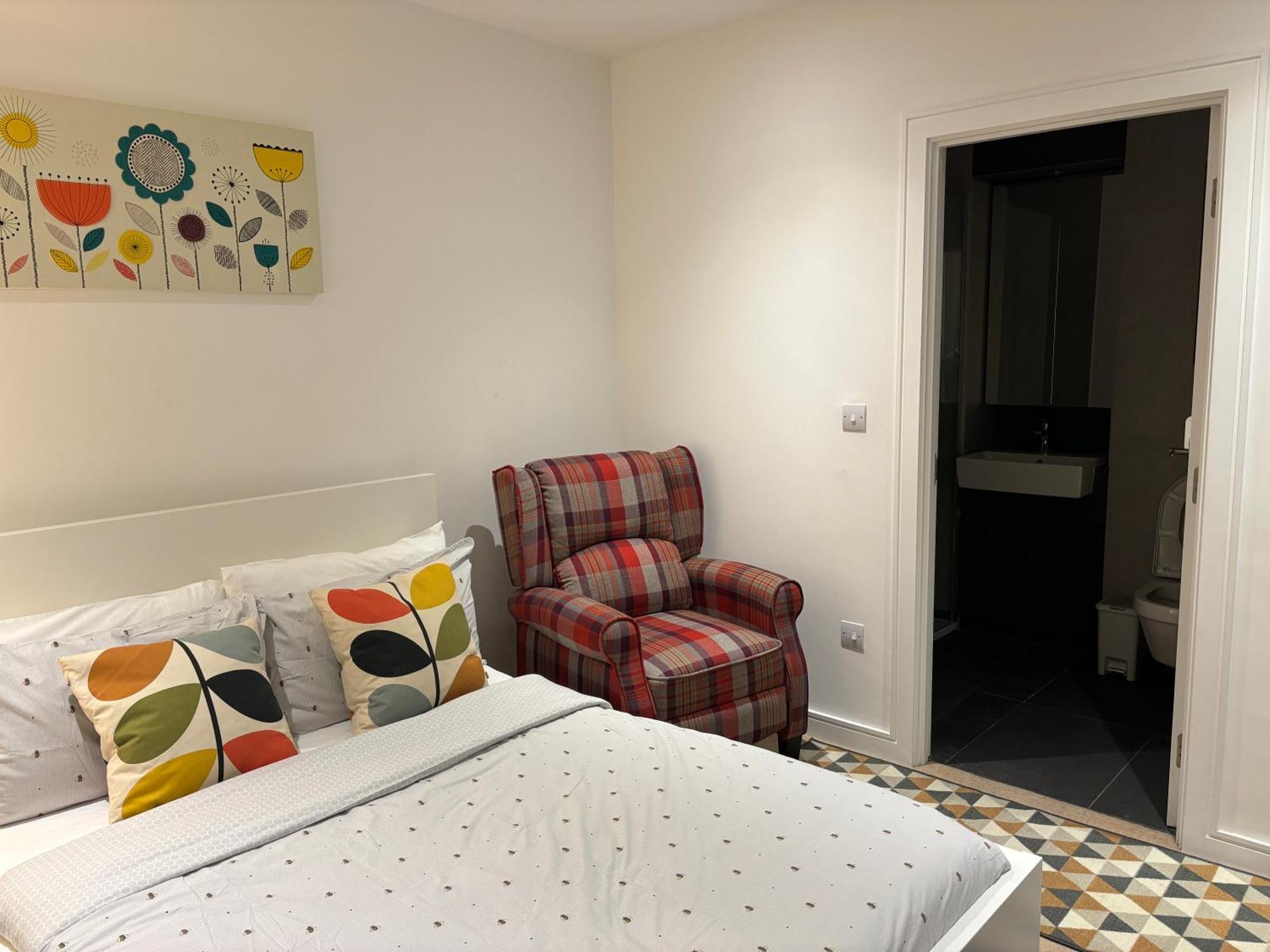 Modern En-Suite Room And Self Catering In Лондон Екстер'єр фото